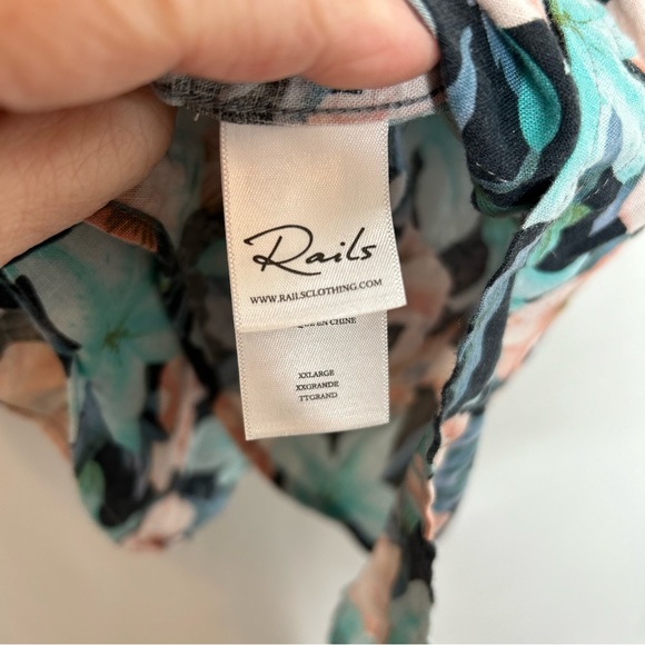 Rails Carson Tropical Shadow button shirt - Picture 6 of 7